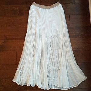 BCBG elegant flowy skirt! M